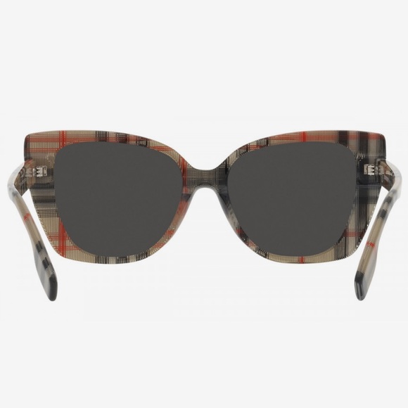 Burberry Sunglasses, New 235 - Picture 7 of 8
